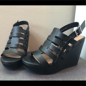 Used TORRID platform cage heels